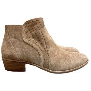 Gianni bini Elsen tan brown bootie with zipper suede ankle boot